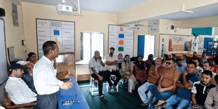 शर्मनाक : “सजा के नाम पर बेइज्जती” GIC में शिक्षिका पर छात्रों के बाल काटने और ड्रेस फाड़ने का आरोप