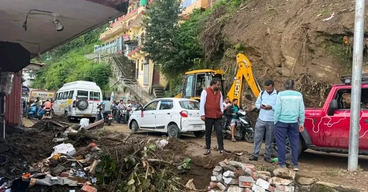 रूद्रप्रयाग  : गुप्तकाशी में आपदा प्रभावितों को मिलेगा पूर्ण मुआवजा जिला पंचायत सदस्य प्रदेश मंत्री अमित मैखडी के पत्र का तुरंत संज्ञान लिया जिला प्रशासन ने