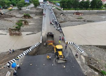 बड़ी खबर : टौंस नदी पर बने नए पुल की एप्रोच रोड धंसने का शासन ने लिया सख्त संज्ञान, 3 दिन में मांगी जांच रिपोर्ट