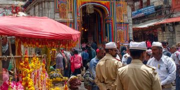 बद्रीनाथ धाम: दान-पात्रों की चाबी अब तीर्थ पुरोहितों से लेकर B.K.T.C. के पास, पारदर्शिता पर उठे सवाल