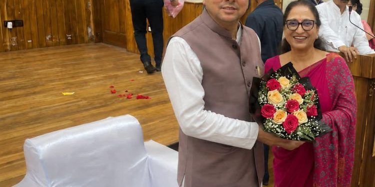 बड़ी खबर : राज्य आंदोलनकारी परिषद की उपाध्यक्षा चारू माथुर कोठारी ने 15 अगस्त को आंदोलनकारियों की 7 मांगों पर घोषणा की मांग की, राज्य आंदोलनकारियों ने जताया आभार