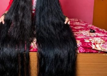 गुड न्यूज : हल्द्वानी की रेणु धारियाल ने बनाया वर्ल्ड रिकॉर्ड, 8 फीट 10 इंच लंबे बालों से दुनिया में लहराया उत्तराखंड का नाम