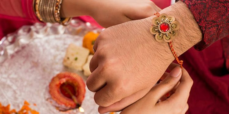 रक्षाबंधन : भाई-बहनों का त्योहार आज, जानिए राखी बांधने का शुभ मुहूर्त