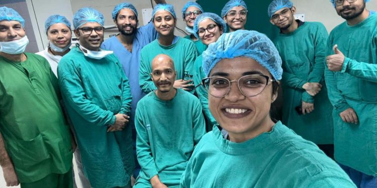 बाल-बाल बचे : अब सरकारी खर्चे पर उगेंगे बाल, अस्पताल में फ्री हेयर ट्रांसप्लांट शुरू