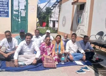 रुद्रप्रयाग : तहसील बसुकेदार में चार सूत्रीय मांगों को लेकर चौथे दिन भी क्रमिक अनशन जारी