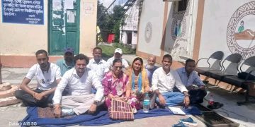 रुद्रप्रयाग : तहसील बसुकेदार में चार सूत्रीय मांगों को लेकर चौथे दिन भी क्रमिक अनशन जारी