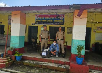 रुद्रप्रयाग : उखीमठ में 15 बोतल अंग्रेजी शराब के साथ नेपाली युवक गिरफ्तार
