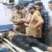 हरिद्वार : कोतवाली के गेट पर युवक ने खुद को लगाई आग, पुलिस ने कंबल डालकर बचाई जान