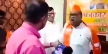 वीडियो : सवाल पर भड़के मंत्री जी,पत्रकार को बोले दो मिनट में ठीक कर दूंगा, पत्रकार भी बोला मैं भी ठीक कर दूंगा