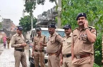  ब्रेकिंग  : युवक ने युवक-युवती पर झोंकी गोलियां, एक की मौत, युवती की हालत नाजुक