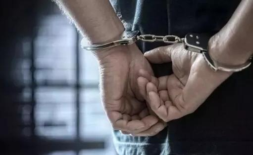 ब्रेकिंग : रुद्रप्रयाग जिला अस्पताल के ऑर्थोपेडिक सर्जन को विजिलेंस ने 5000 की रिश्वत लेते रंगे हाथों पकड़ा, आवास पर भी छापेमारी