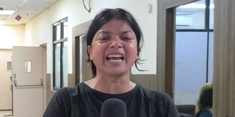 तानाशाही : पत्रकार शाहीन और नफीसा के साथ साकेत थाने में मारपीट का आरोप, सरकार से सवाल पूछना गुनाह…