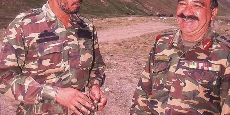सिनेमा से सेना : जब वर्दी पहनकर कारगिल बॉर्डर पर पहुंच गए थे नाना पाटेकर, कैप्टन बनकर लड़ी थी लड़ाई