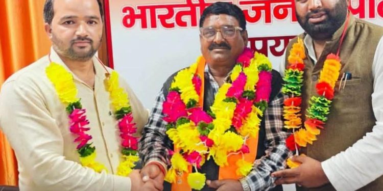 रुद्रप्रयाग : आखिर खलियाण वार्ड से जिला पंचायत सदस्य ग्यालू लाल कांग्रेस छोड़ भाजपा में हुए शामिल, लंबे समय से लग रही थी दल-बदल की अटकलें