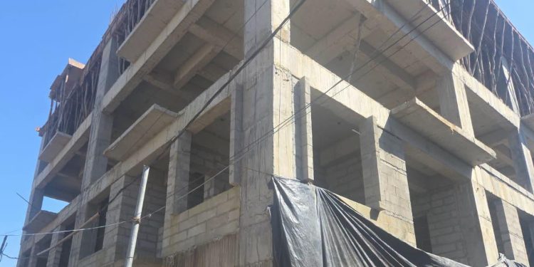 MDDA उपाध्यक्ष बंशीधर तिवारी का अवैध निर्माण पर बड़ा एक्शन : देहरादून में 2 बहुमंजिला इमारतें सील, 20 बीघा अवैध प्लाटिंग ध्वस्त